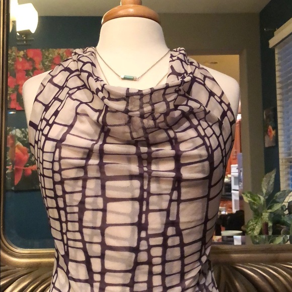 Sea pea sleeveless mesh top - Picture 3 of 6